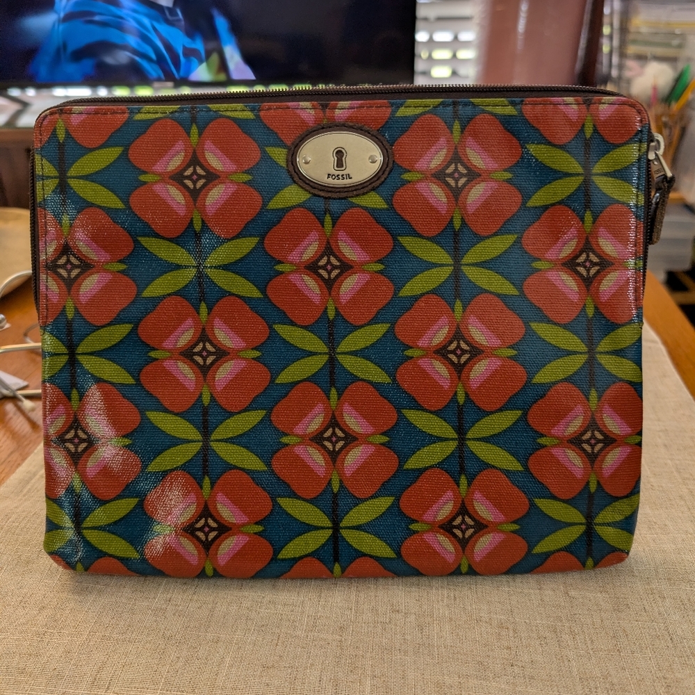 Fossil KEY-PER Tablet Case Flowers Retro Coated Canvas 10.5" x 8.5"